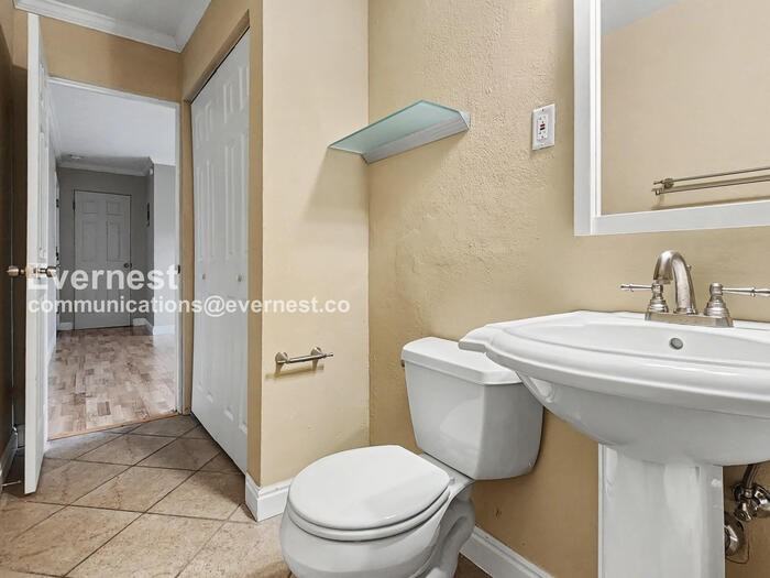 276 S Sherman St #3 - Photo 6 of 11