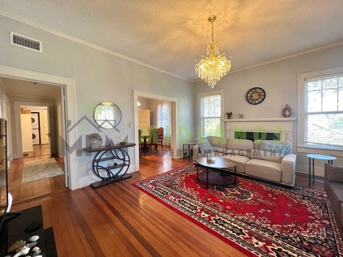 2417 Clark St #B - Photo 3 of 50