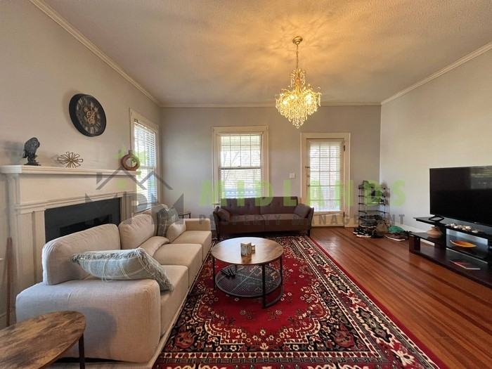 2417 Clark St #B - Photo 5 of 50