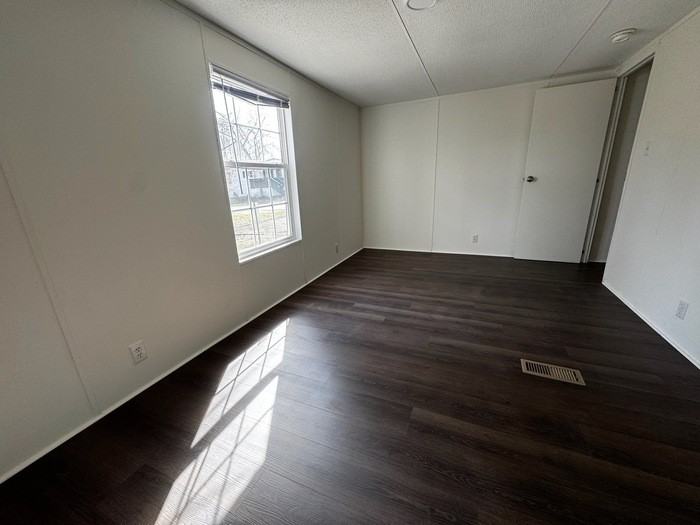 7804 Stanley Rd - Photo 5 of 25