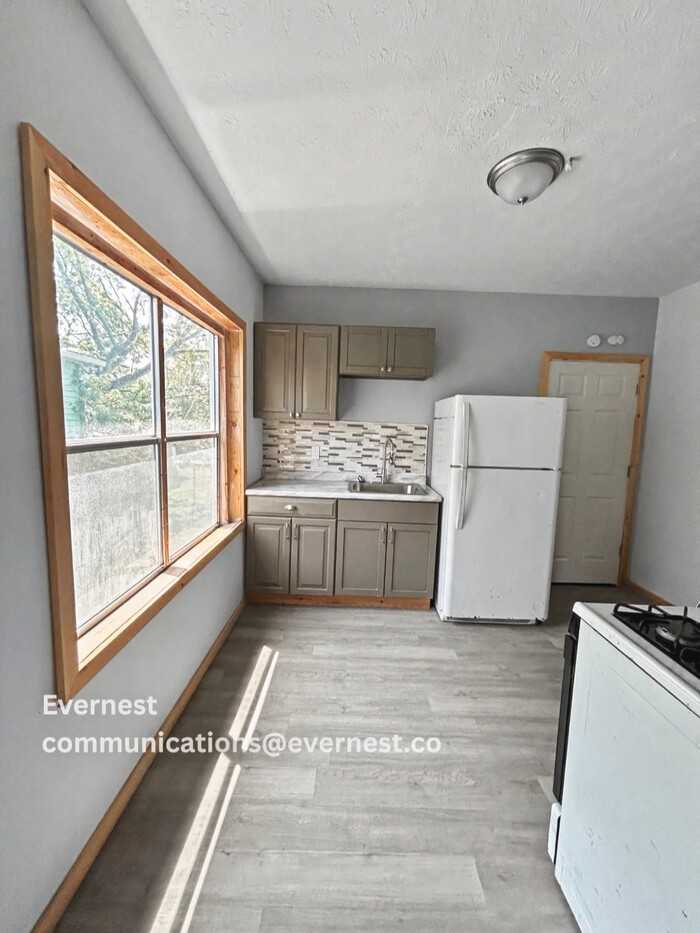 10110 Parkgate Ave #2 - Photo 3 of 21