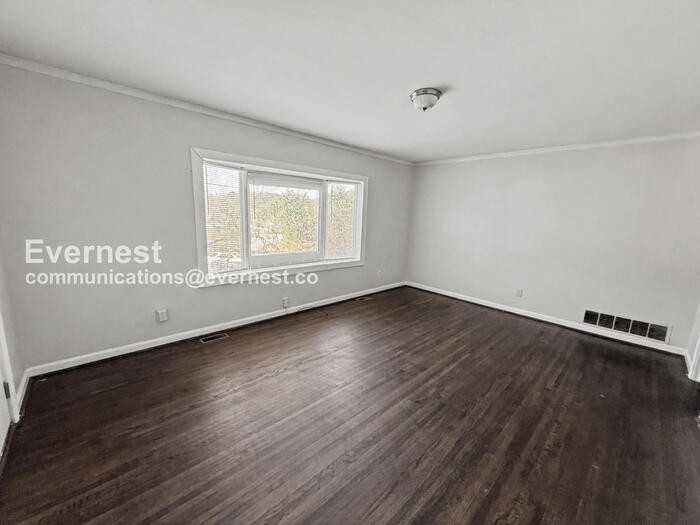 9825 Virginianna Dr - Photo 4 of 20