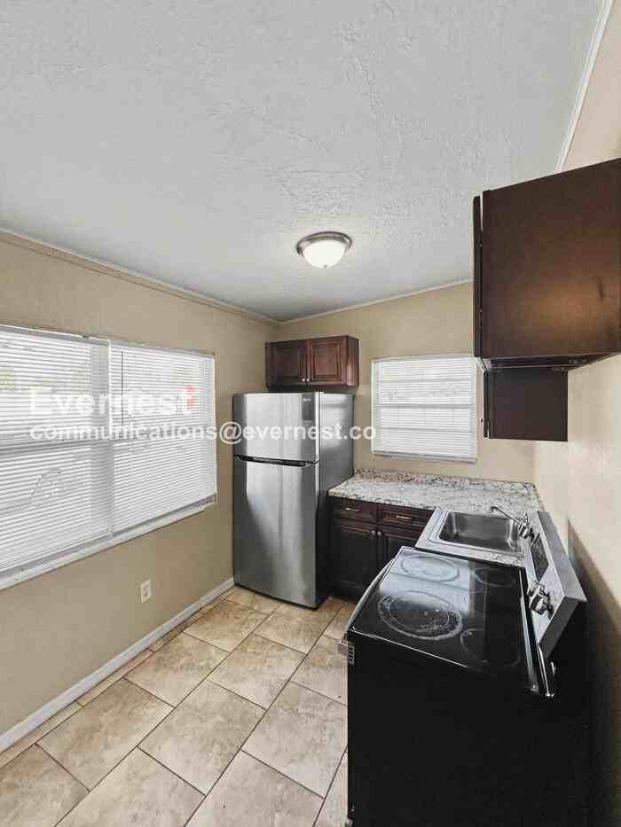 2925 N 46th St #A - Photo 2 of 18