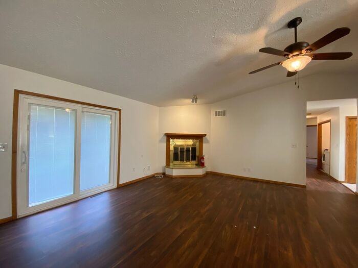 1316 Southview Cir - Photo 5 of 25