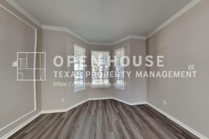 814 Hyacinth Pl - Photo 4 of 23