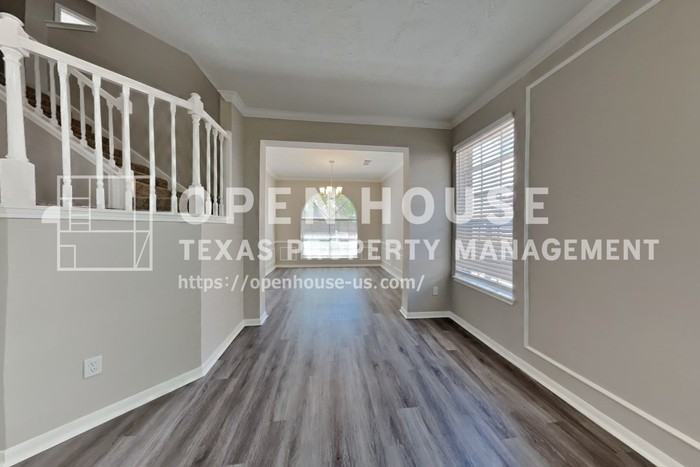 814 Hyacinth Pl - Photo 5 of 23