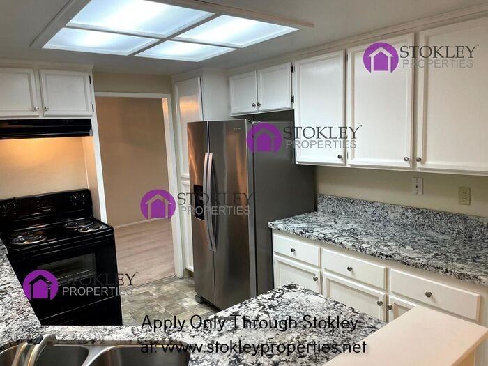 1633 Lindbergh Dr - Photo 7 of 33