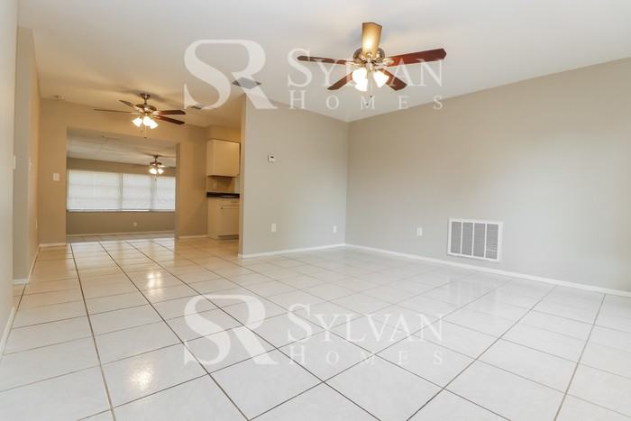 7611 Foxbloom Dr - Photo 3 of 16