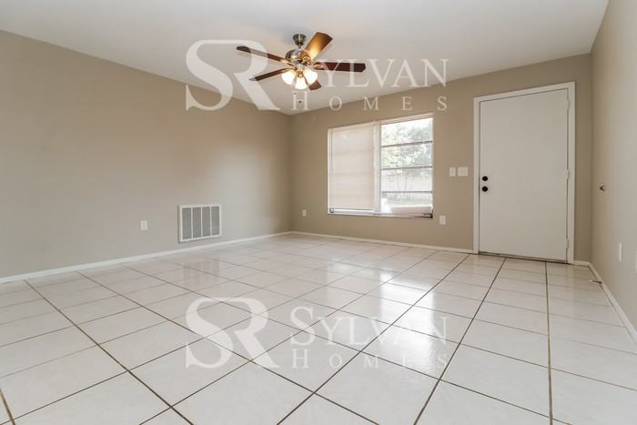 7611 Foxbloom Dr - Photo 4 of 16