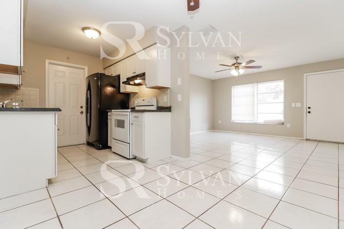 7611 Foxbloom Dr - Photo 7 of 16