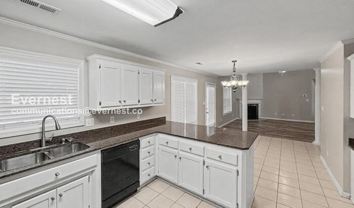 2901 Old Well Ln - Photo 4 of 29