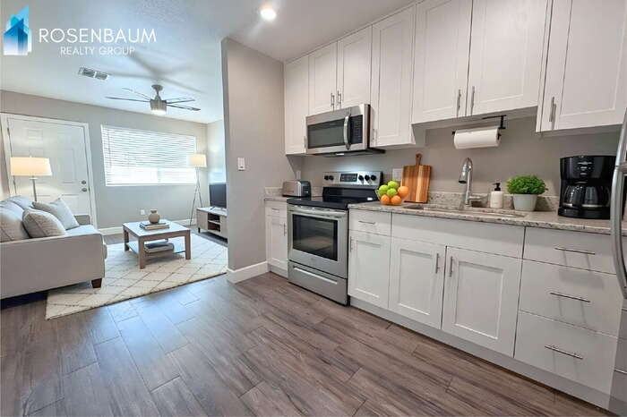 550 W 9th St #2 - Photo 5 of 10