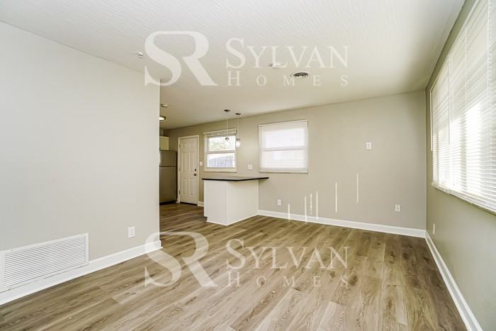 1289 Carolwood Ave - Photo 6 of 16