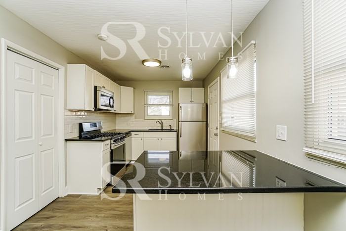 1289 Carolwood Ave - Photo 7 of 15