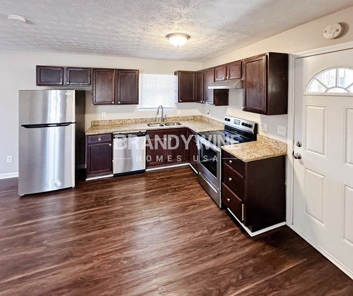 2164 Camp Ground Rd Sw - Photo 6 of 20