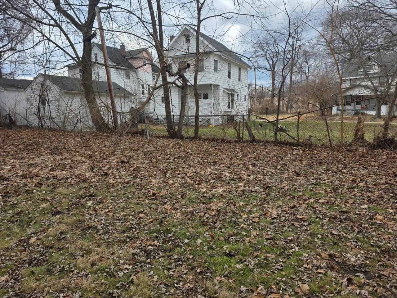 124 Dawes Ave - Photo 2 of 2