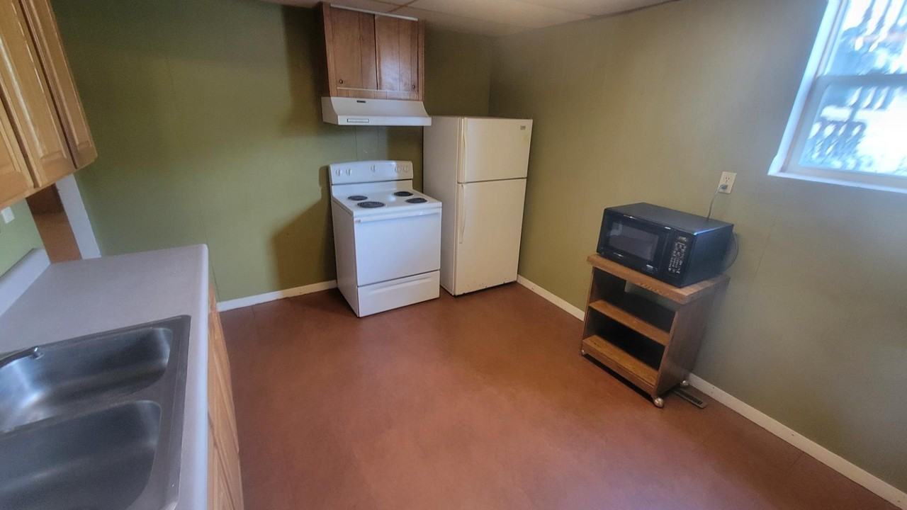 1011 Lincoln Street - Photo 4 of 23