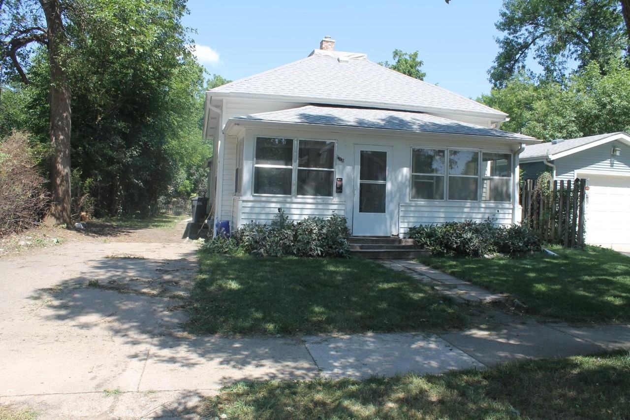 218 E National St - Photo 2 of 11