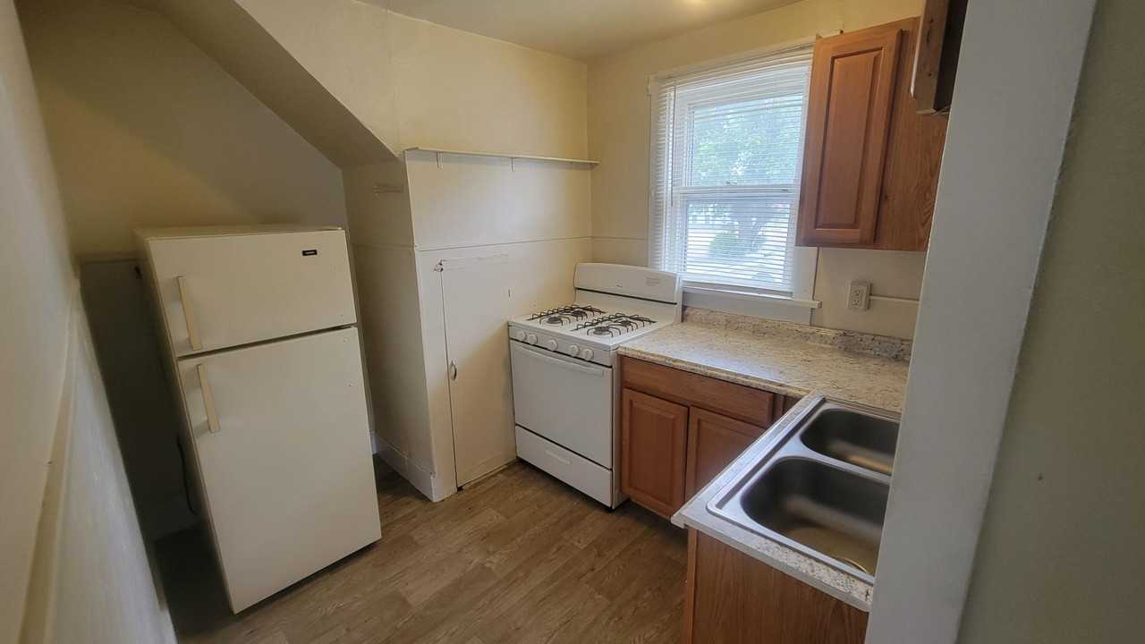 445 North Plum Street - Photo 4 of 13