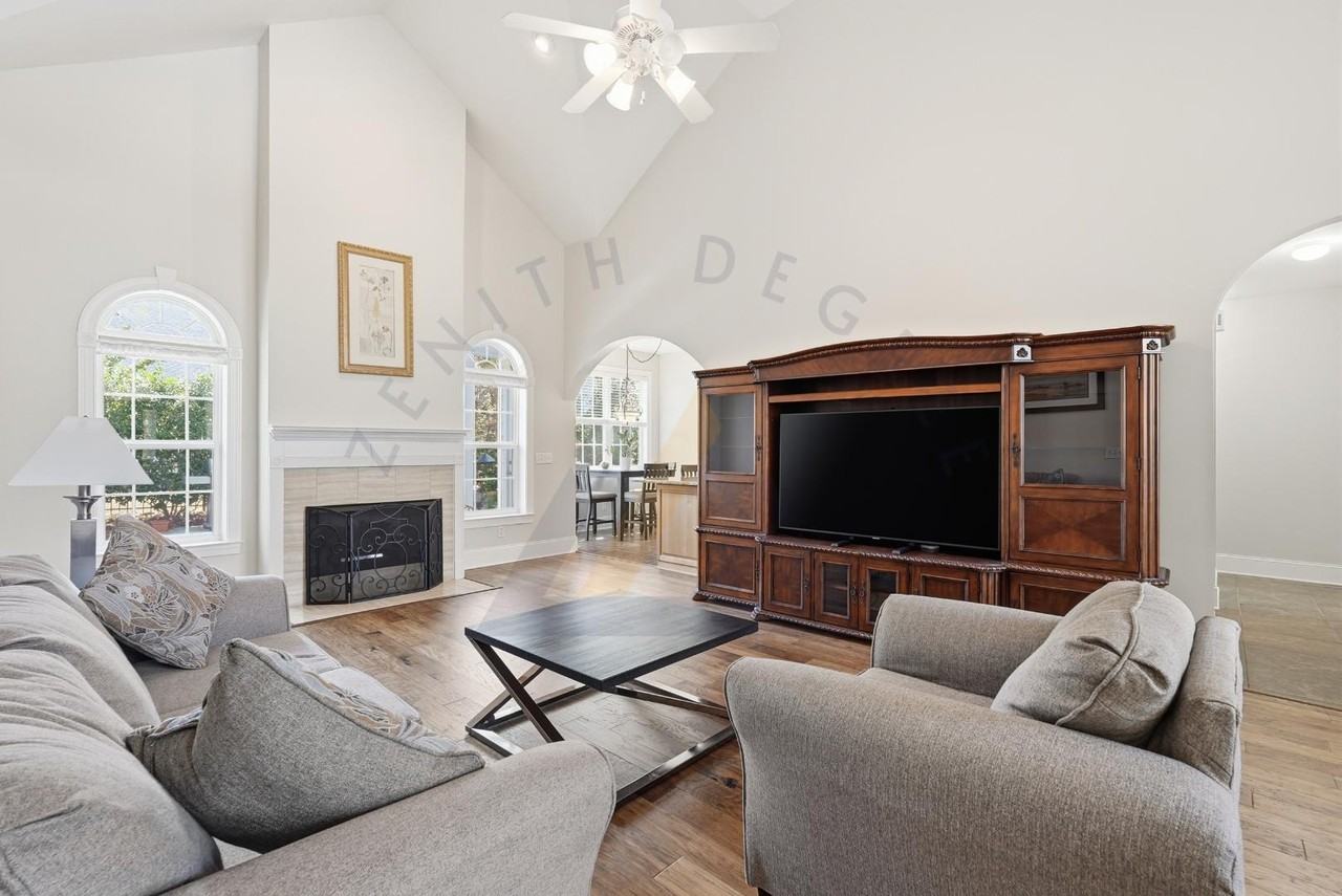 245 Club Gate - Photo 6 of 11