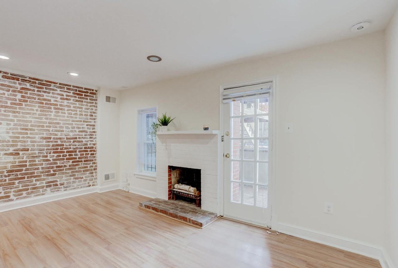 615 10th St Ne #B - Photo 7 of 12