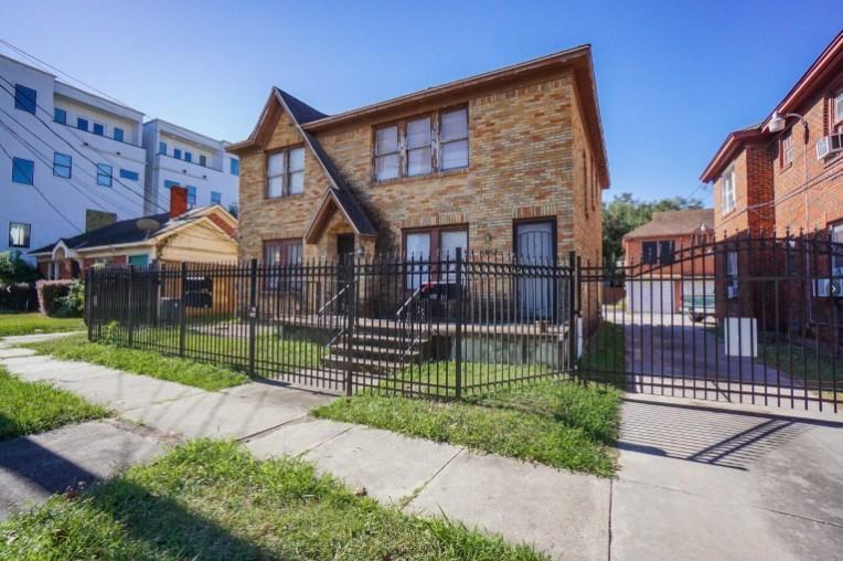 4320 2/2 Jack St #NA - Photo 5 of 13