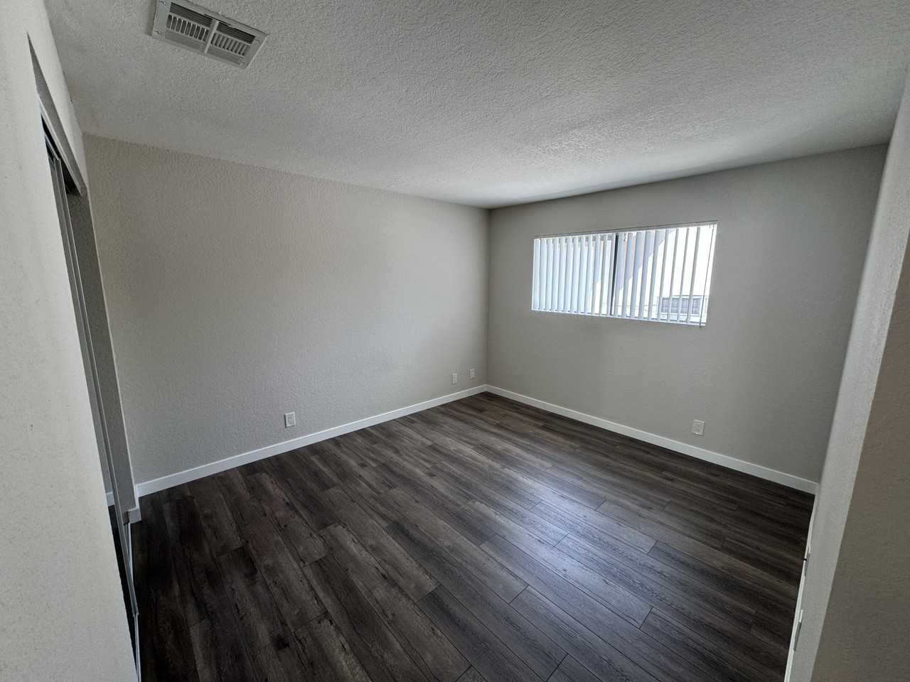 623 E Cedar Ave #G - Photo 2 of 11