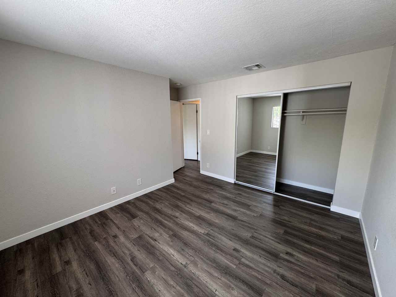 623 E Cedar Ave #G - Photo 5 of 11