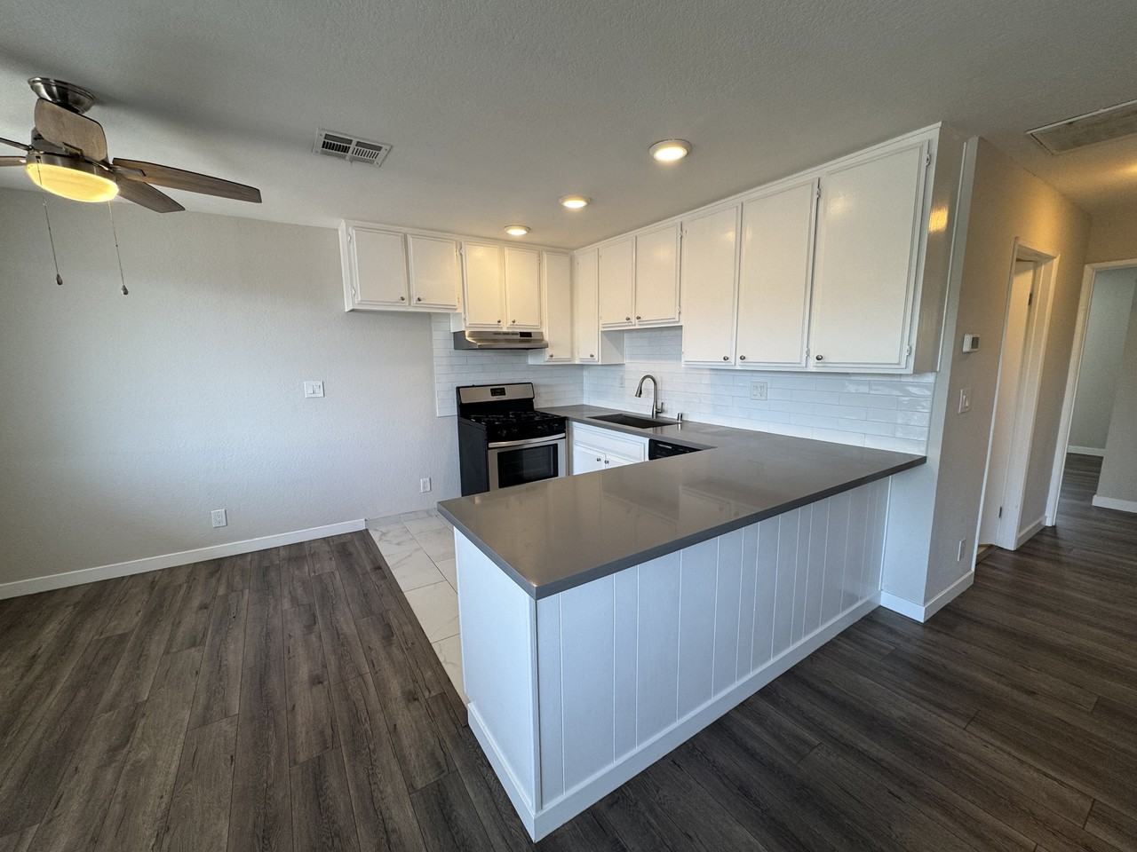 623 E Cedar Ave #G - Photo 7 of 11