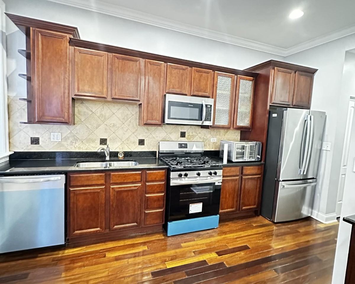 4926 S Indiana Ave - Photo 6 of 8