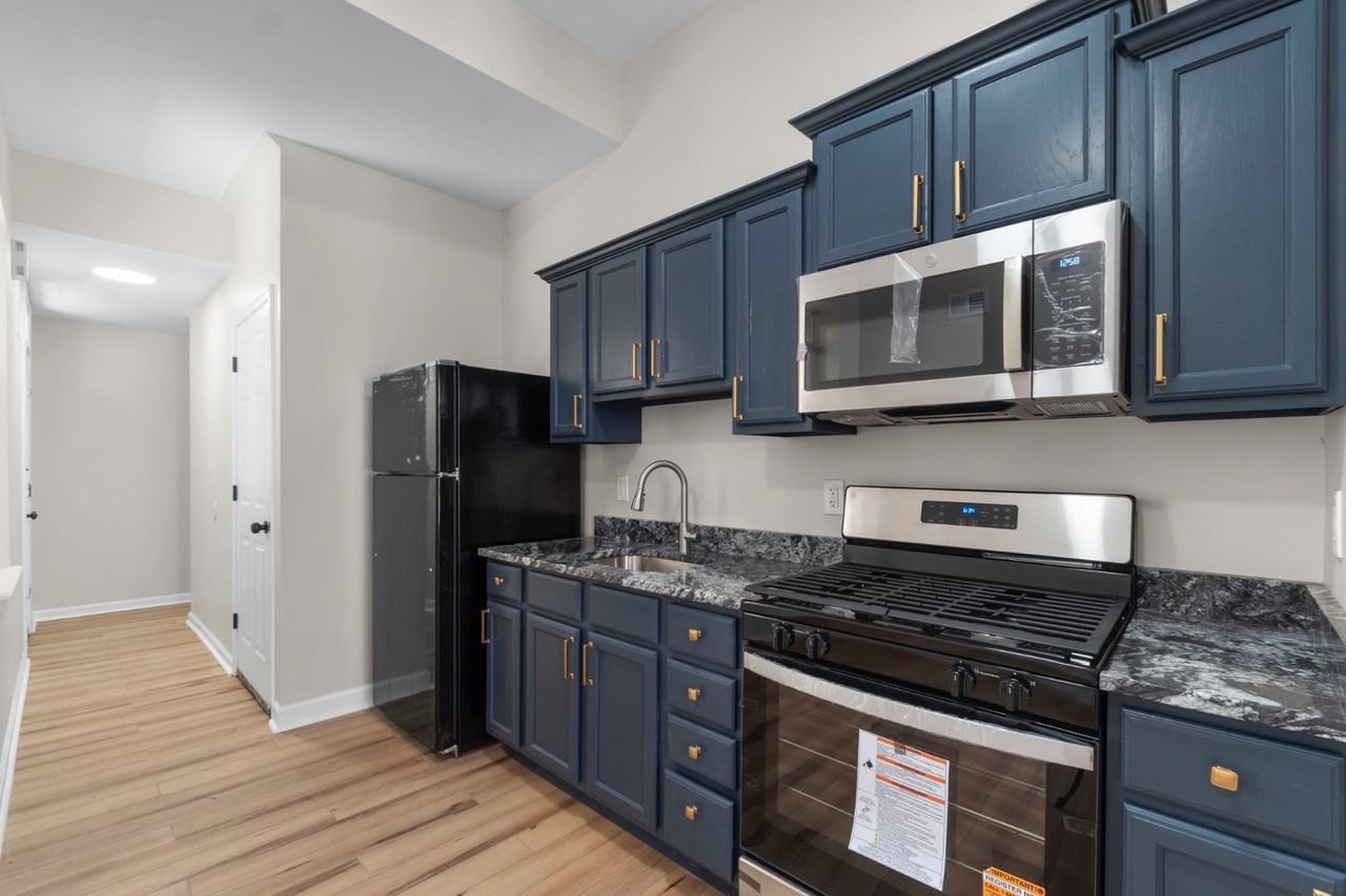 2027 E Baltimore St - Photo 7 of 24