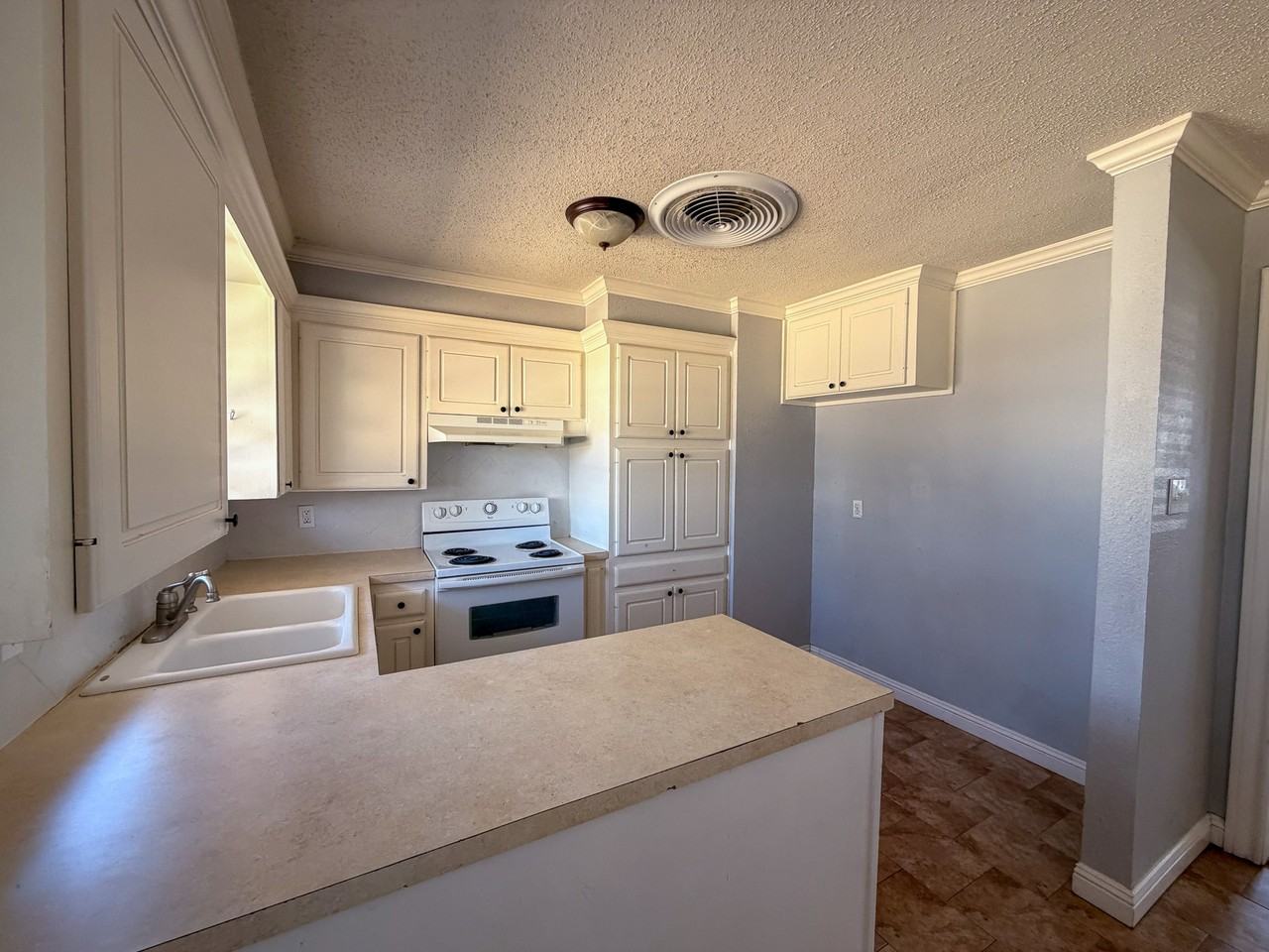 5204 40th St #NA - Photo 4 of 10