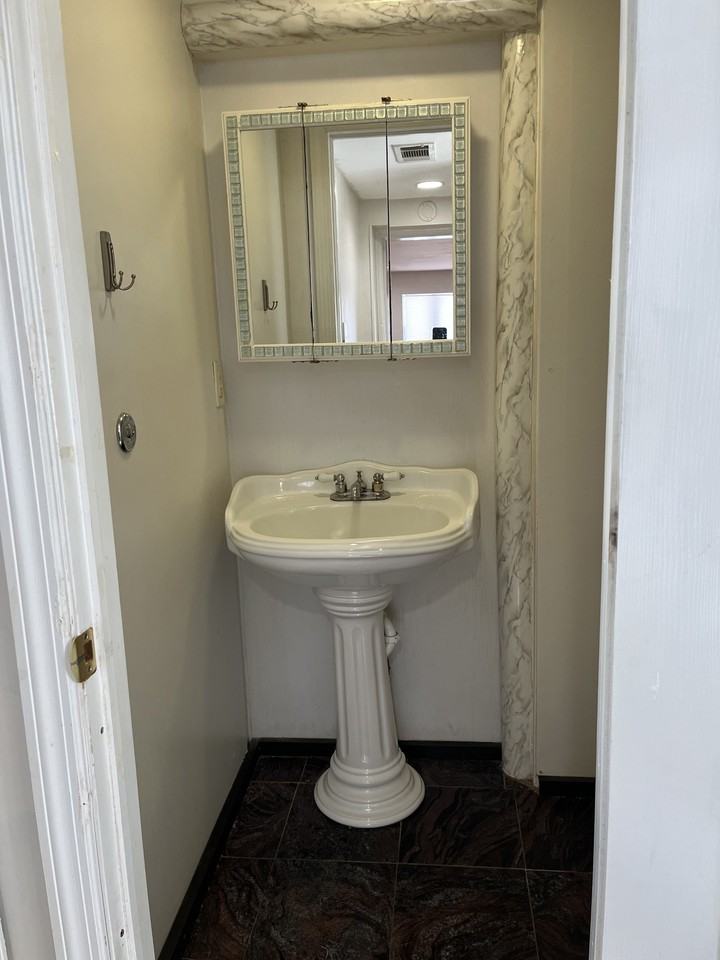 32 Maiden Ln #NA - Photo 6 of 15