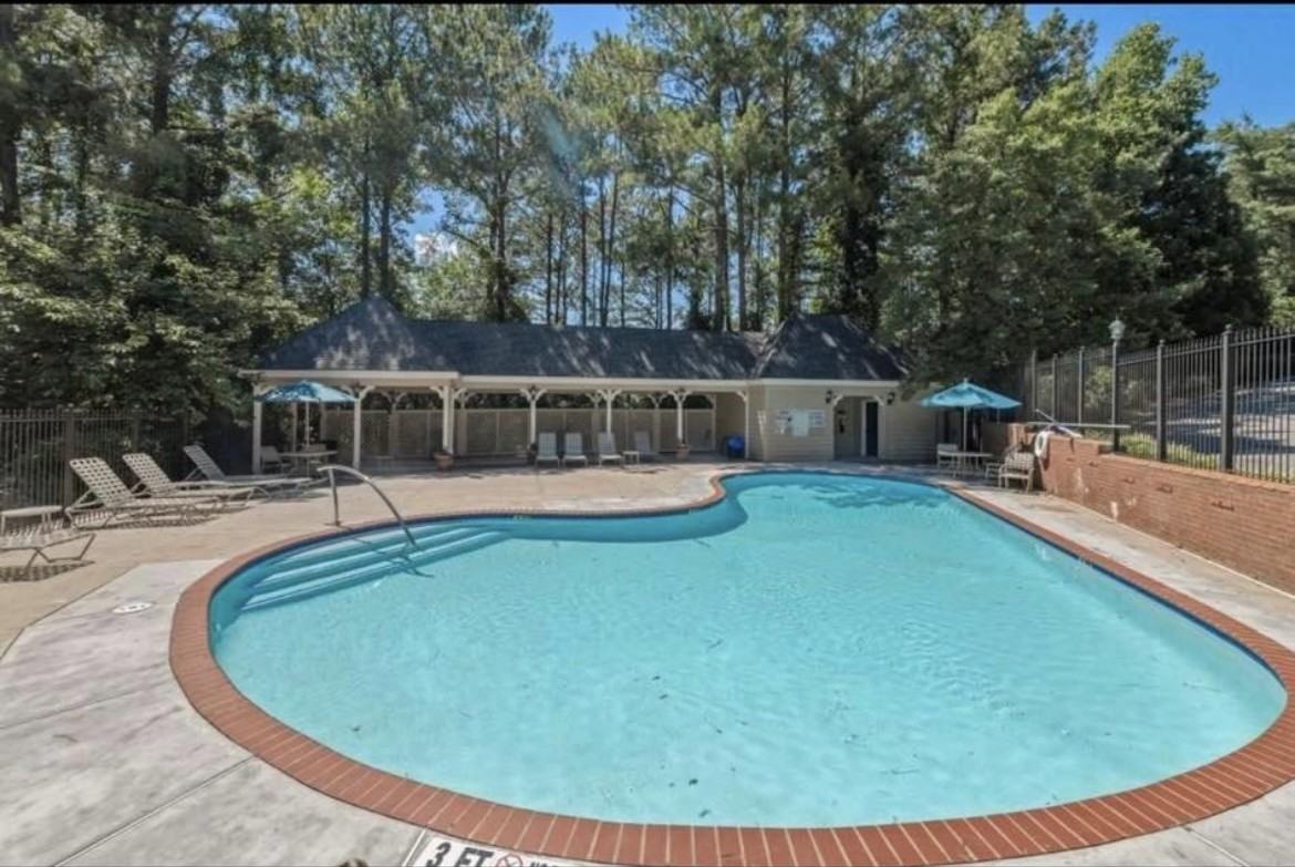 102 Bainbridge Dr #102 - Photo 3 of 12