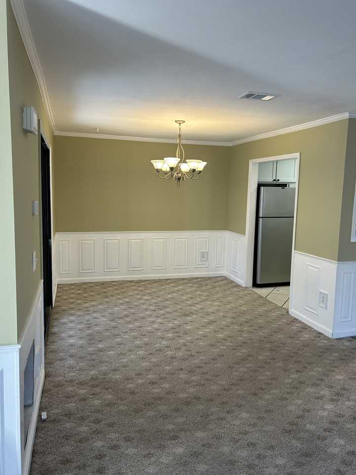 102 Bainbridge Dr #102 - Photo 7 of 12