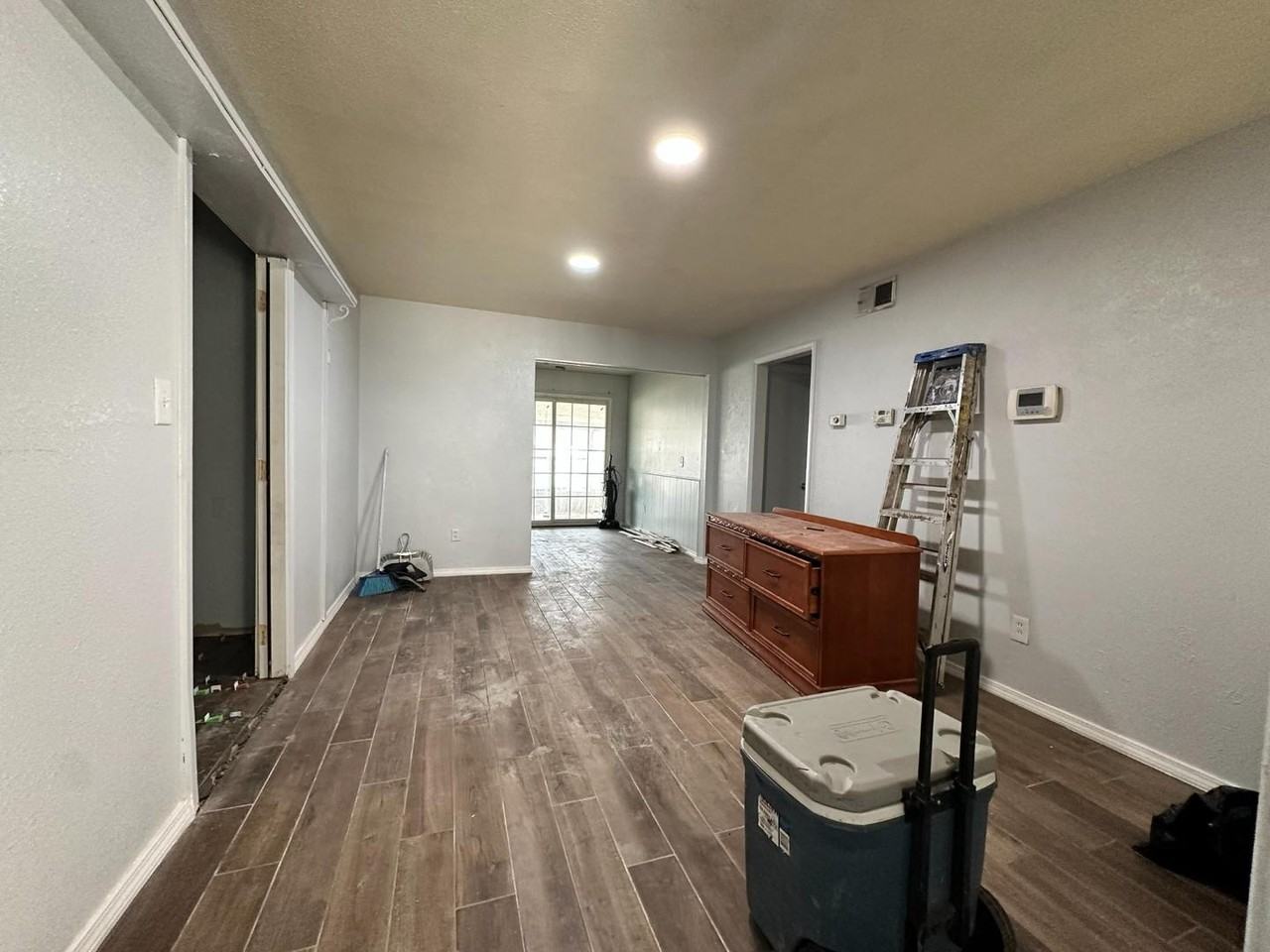 860 S Scott St - Photo 7 of 20