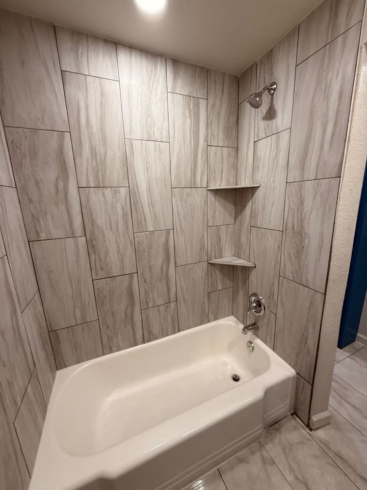 4200 Gram Ln apartment H - Photo 2 of 10