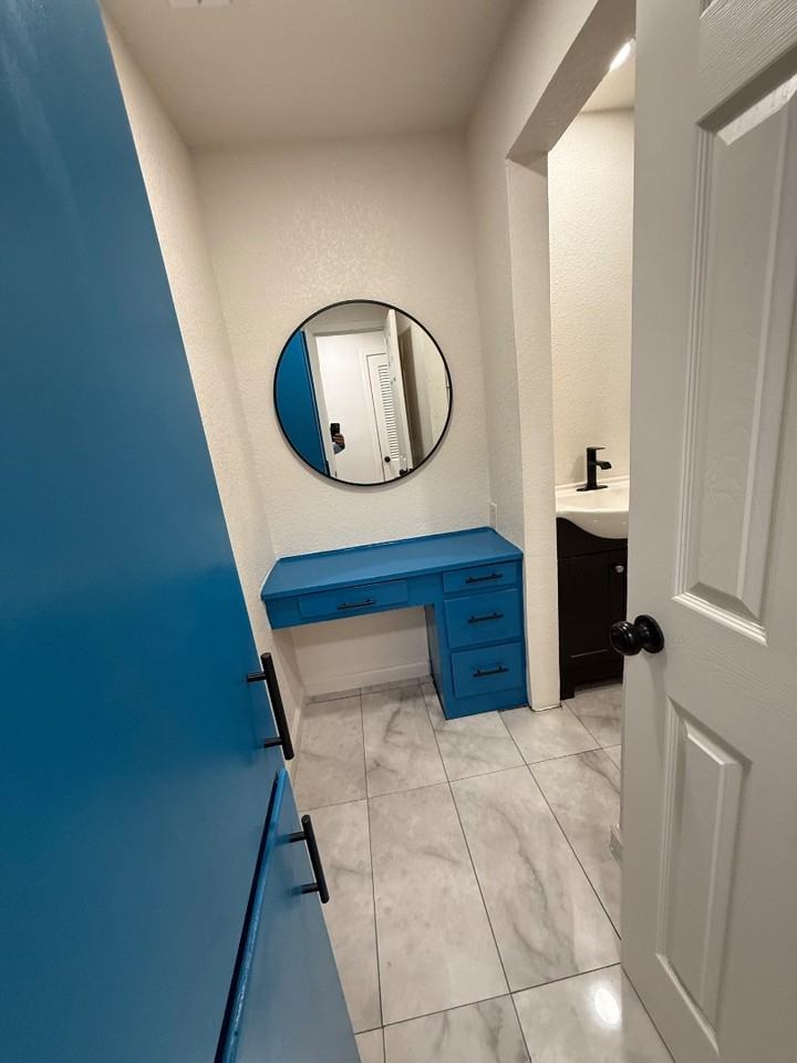 4200 Gram Ln apartment H - Photo 4 of 10