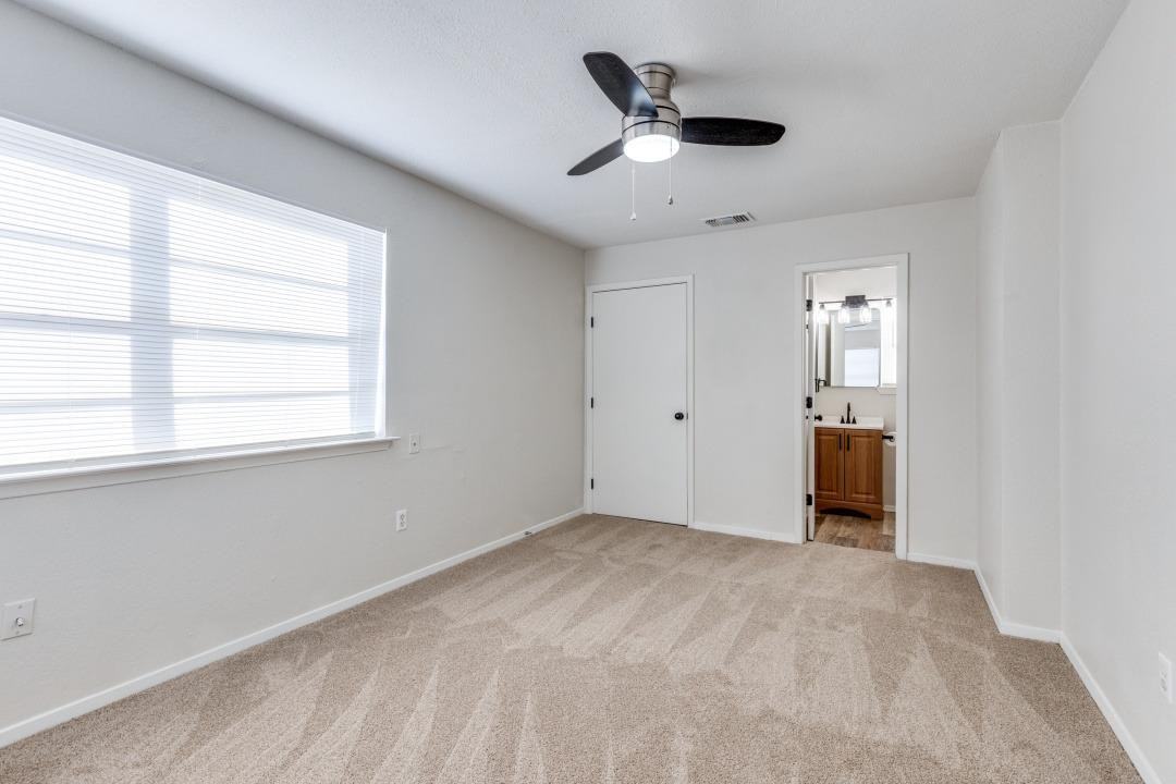 1833 Pelican Dr N - Photo 5 of 11