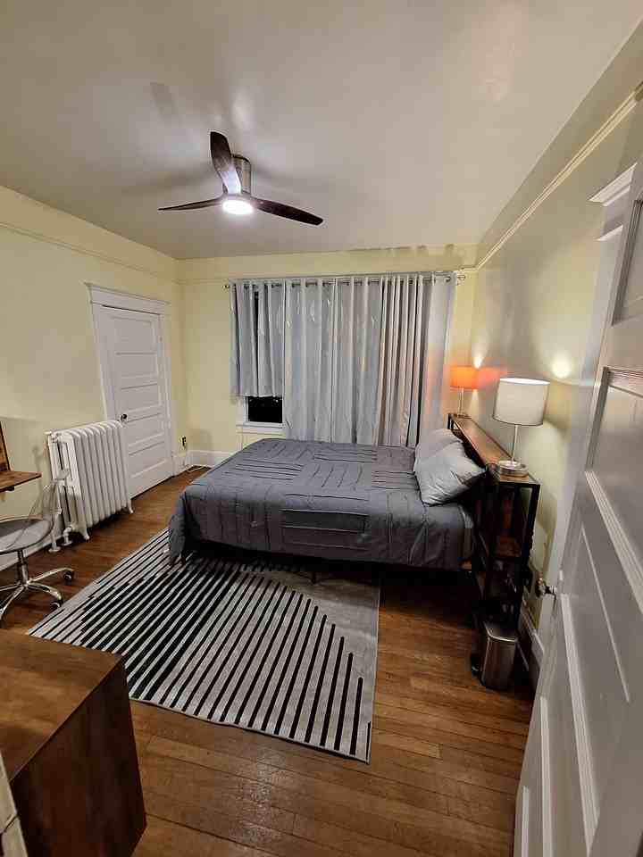 245 Hobart St - Photo 2 of 11