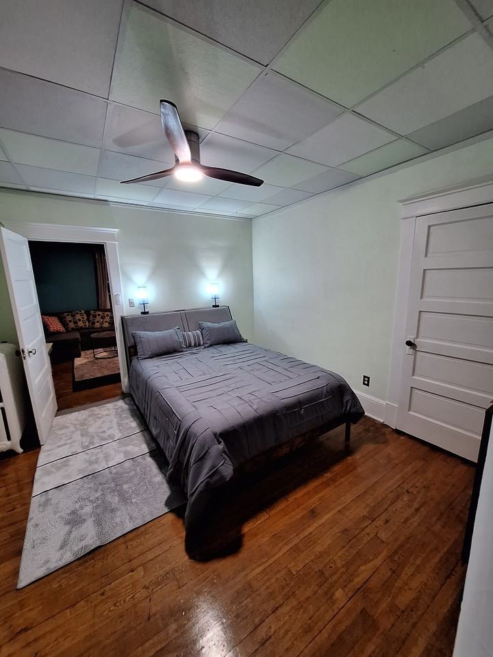 245 Hobart St - Photo 3 of 11