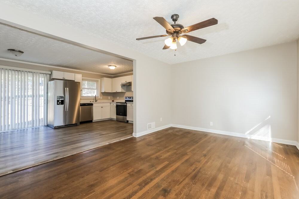 5779 Deerfield Trl - Photo 4 of 17