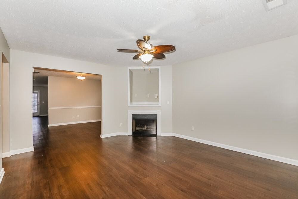 717 Douglass Cir - Photo 3 of 16