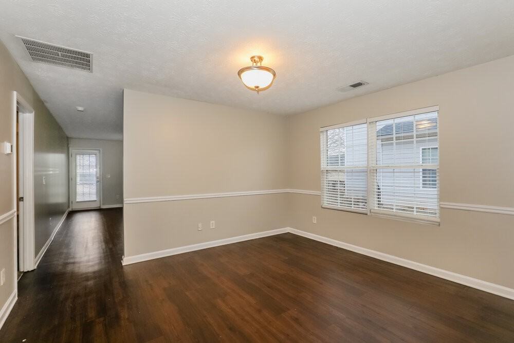 717 Douglass Cir - Photo 5 of 16