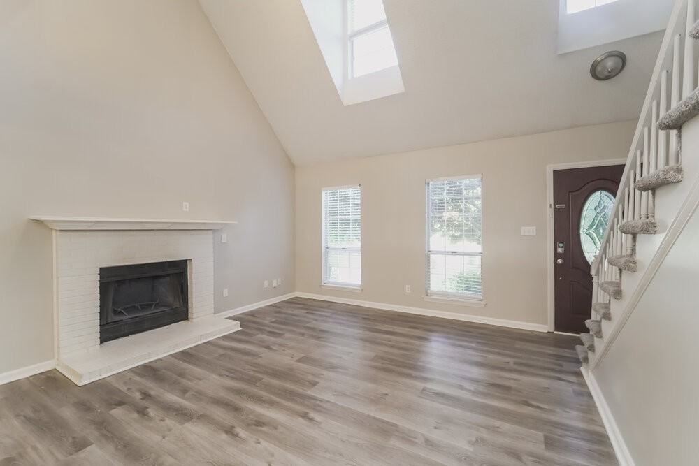 9000 Oren Thompson Rd - Photo 6 of 17