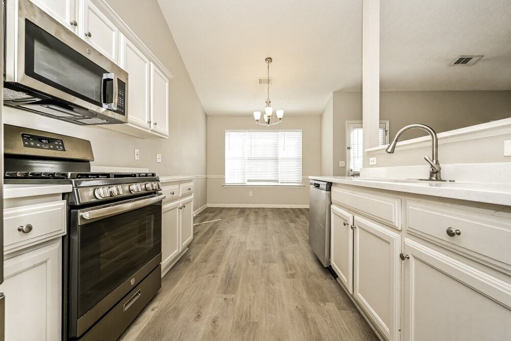 1500 Logan Ln - Photo 6 of 16