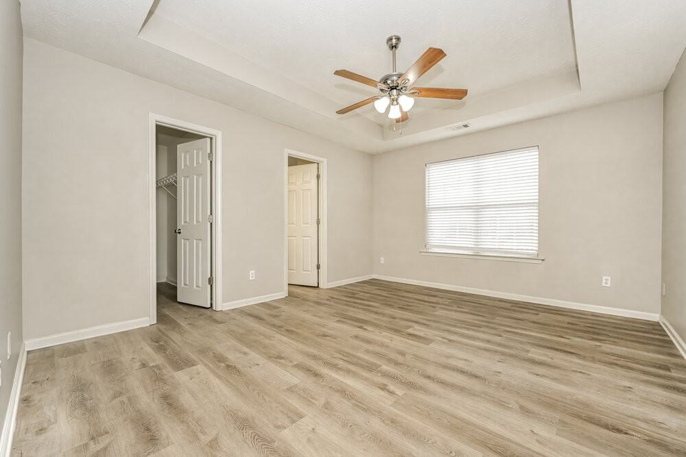 1500 Logan Ln - Photo 7 of 16