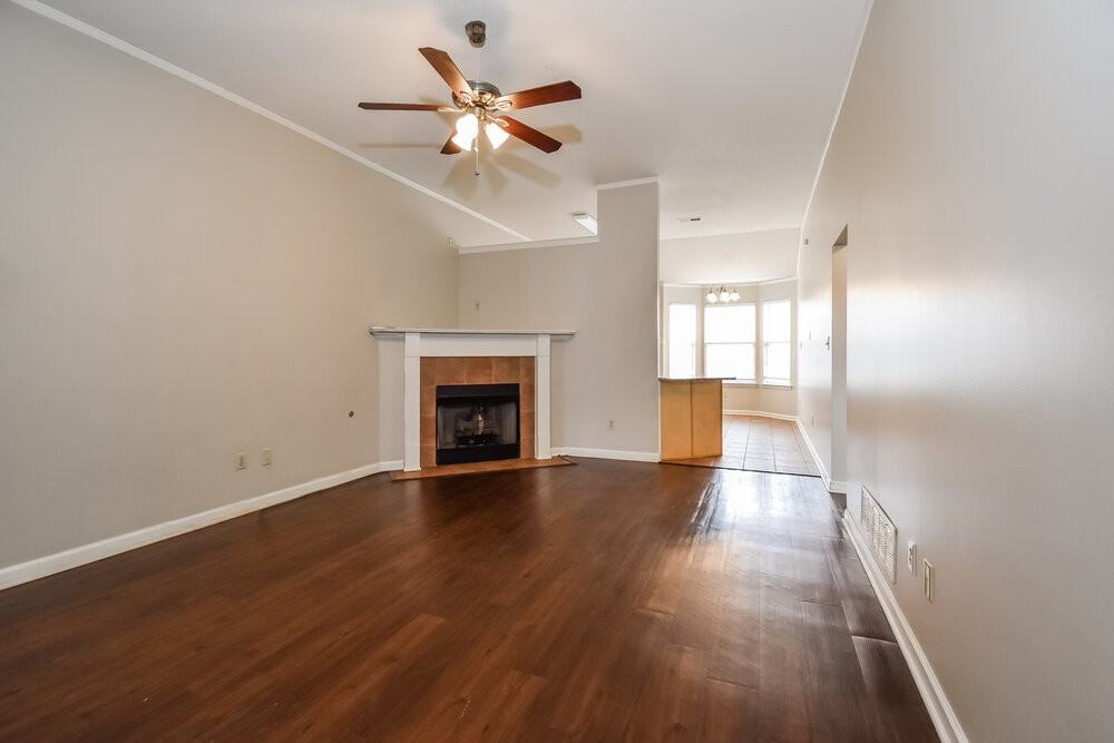 8456 Cross Point Dr - Photo 5 of 17