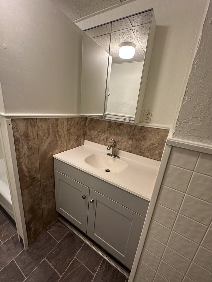 6 Walcott St #1R - Photo 6 of 18