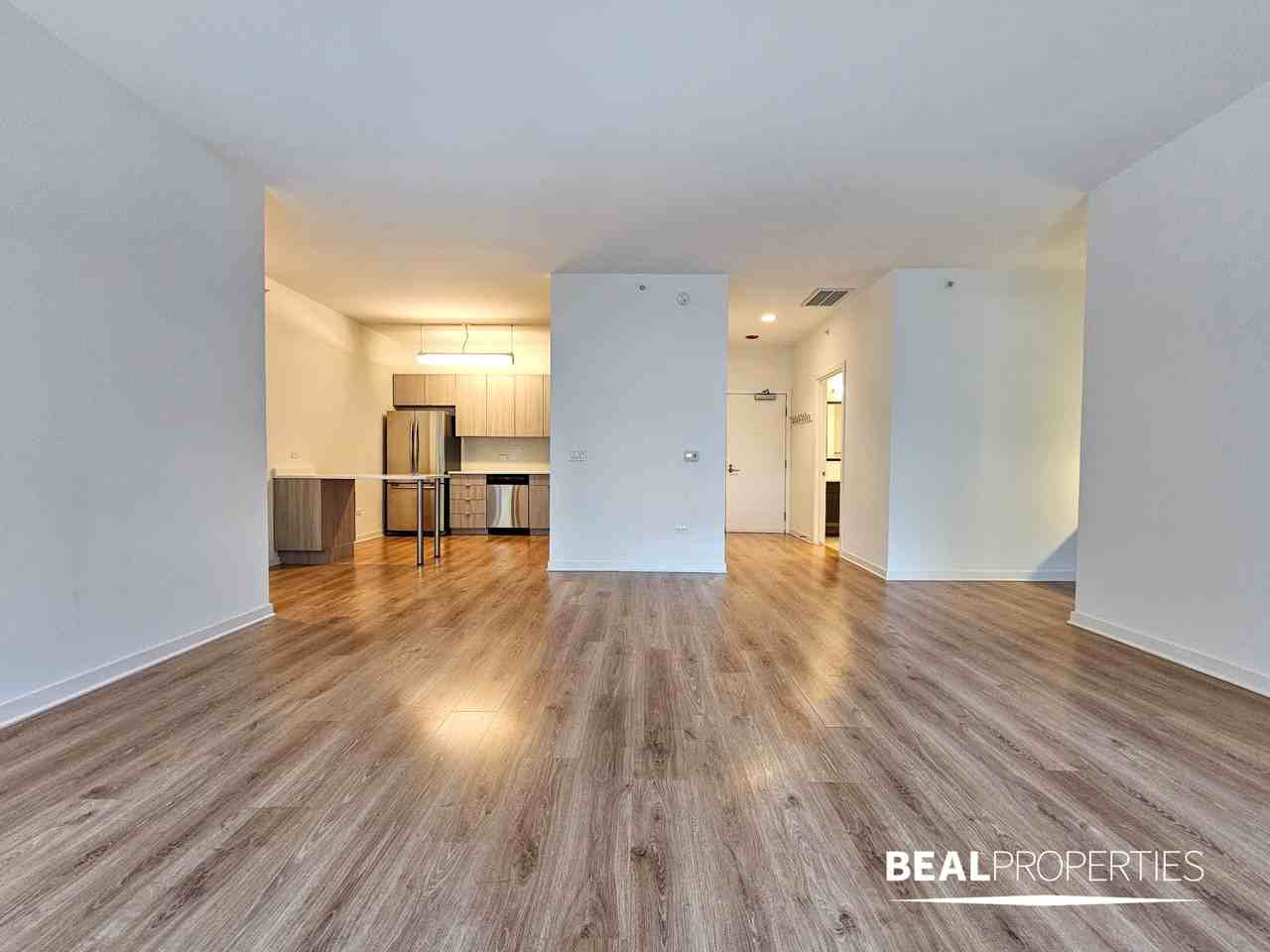 558 W Webster Ave - Photo 2 of 22